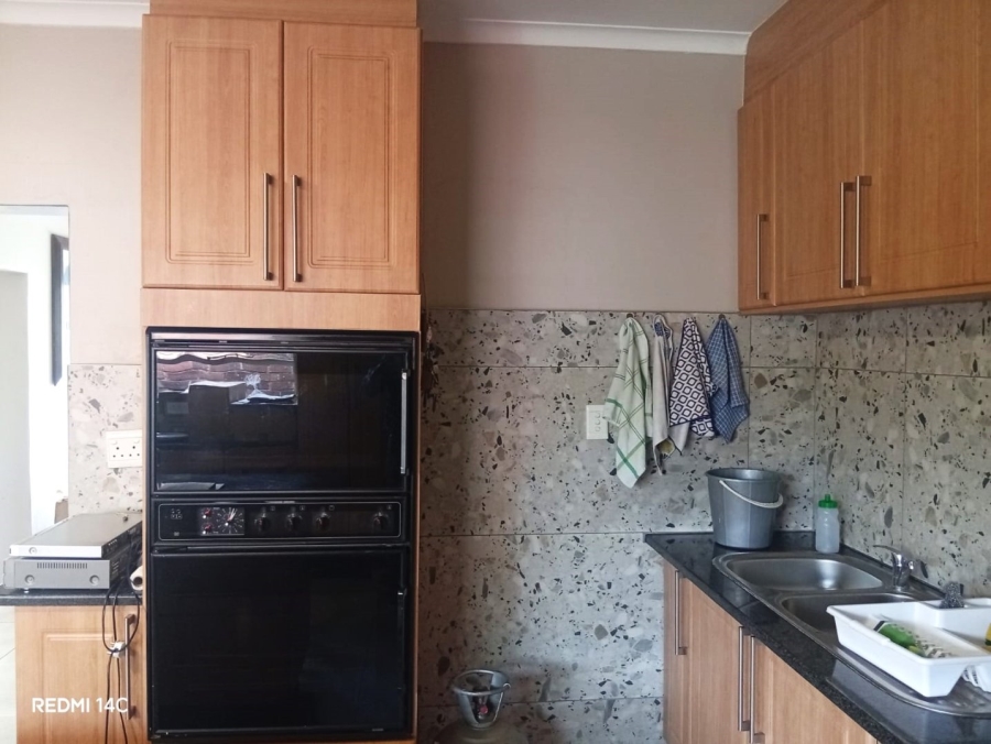 5 Bedroom Property for Sale in Universitas Ridge Free State